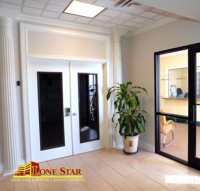 Pine Building Interior Lobby - Lone Star Equities - Albany GA